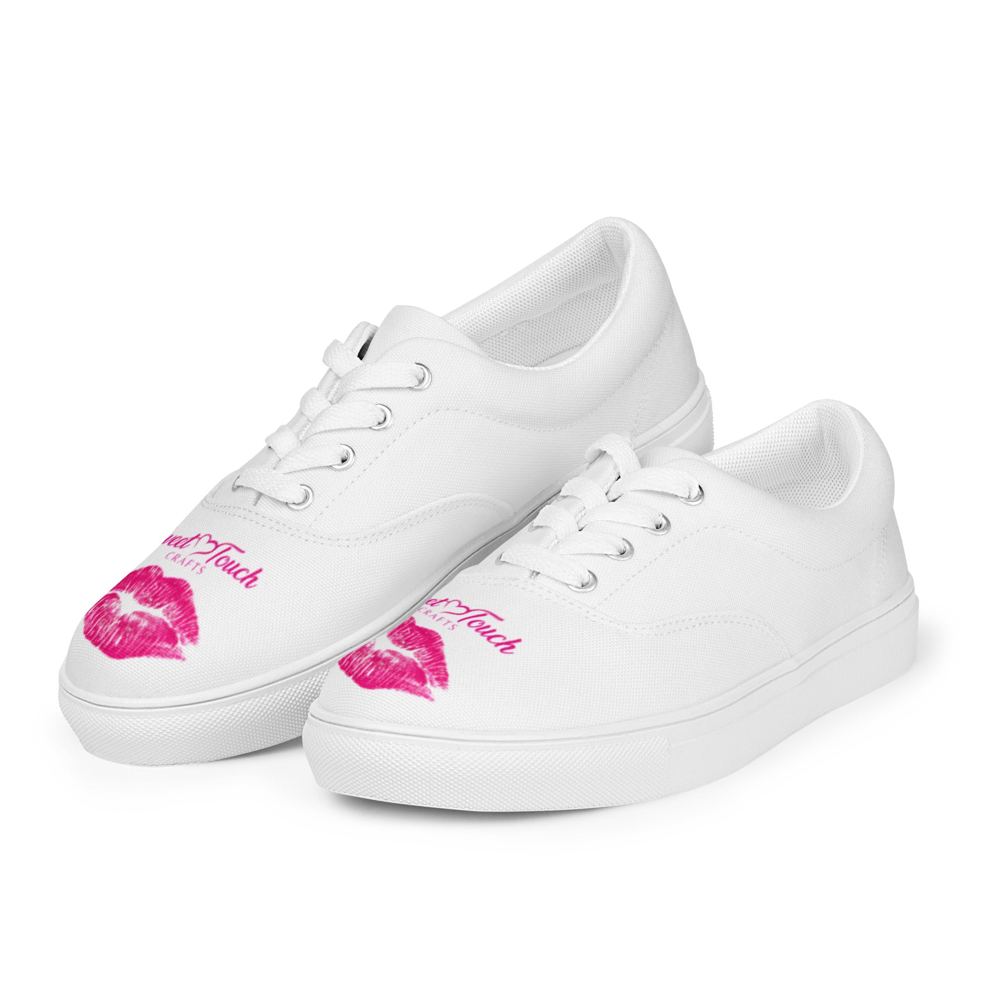 Women’s lace-up canvas shoes